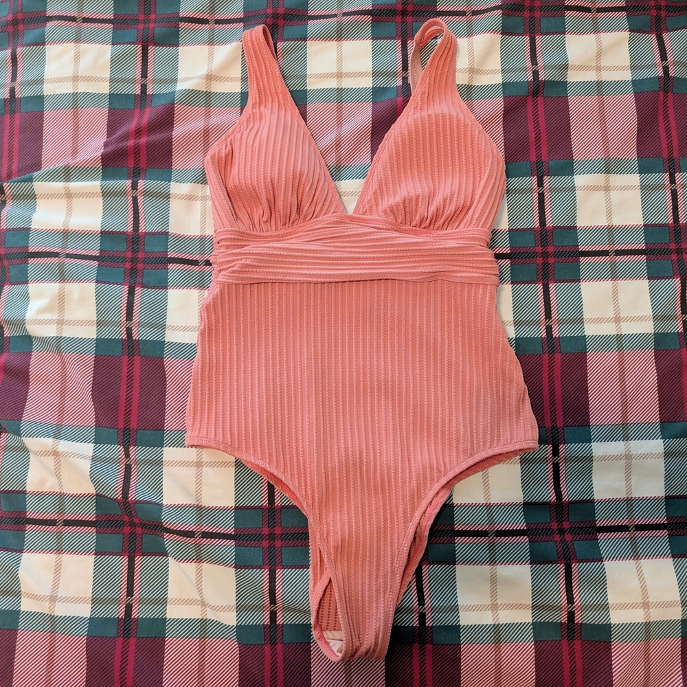 Cupshe Pink Ribbed Padded One Piece Swimsuit - Size Medium